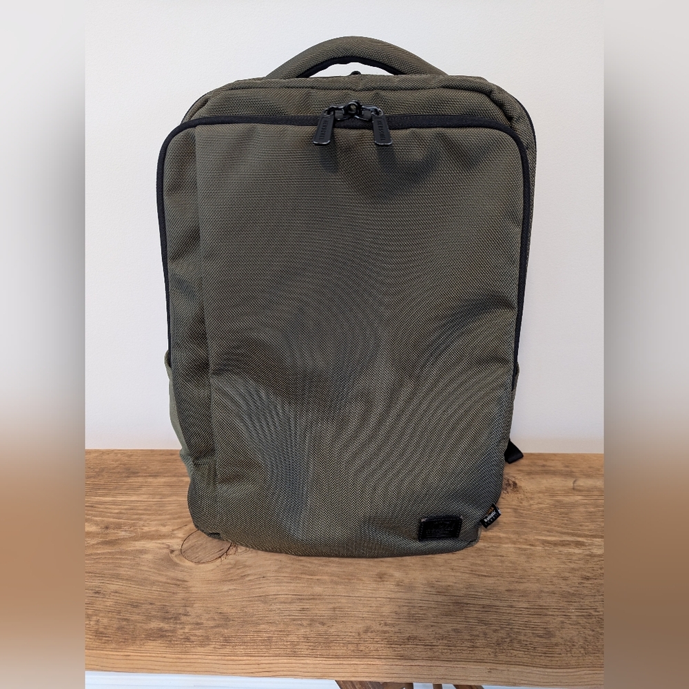 Herschel Tech Backpack 30L - Ivy Green